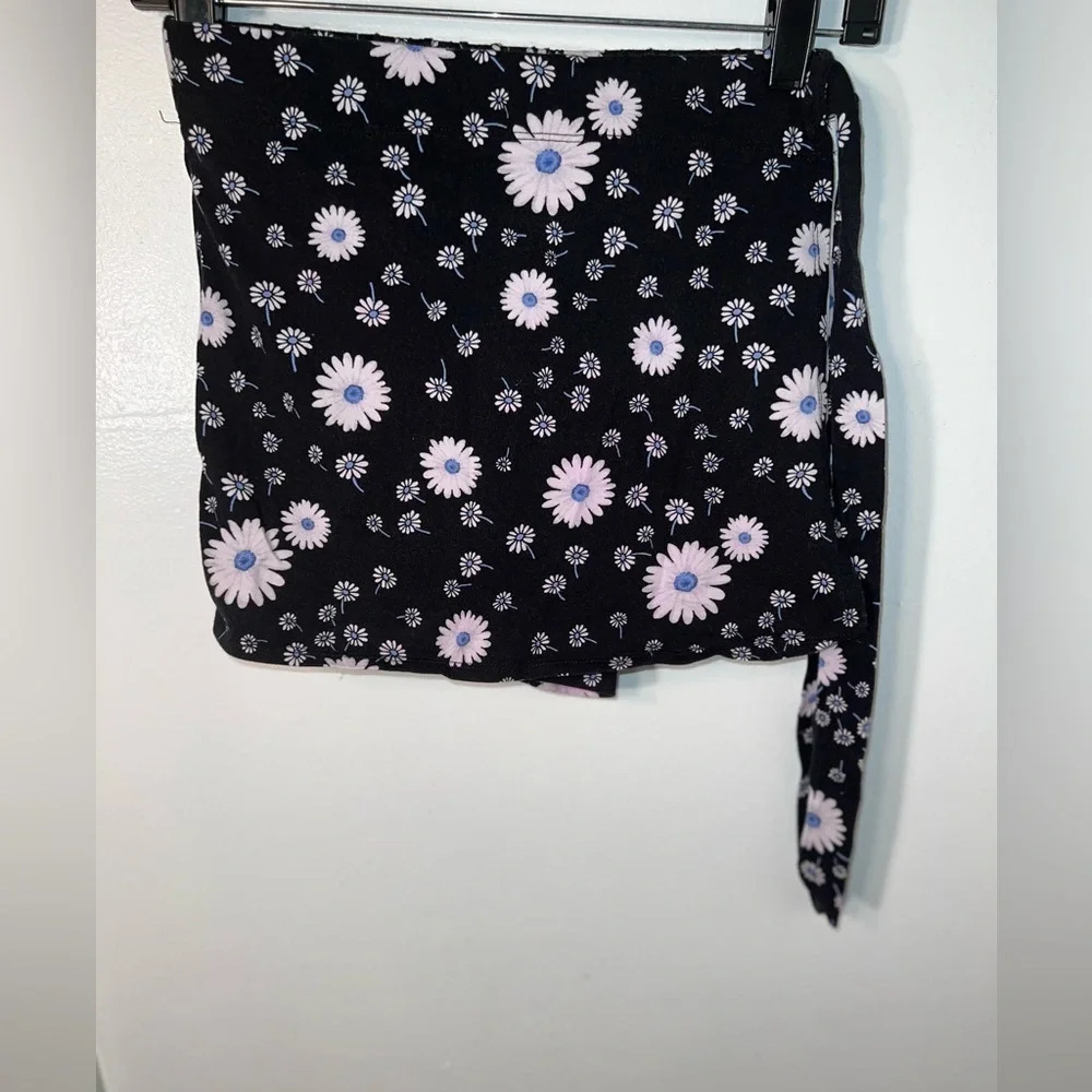 Forever, 21, M, half wrap skort with‎ elastic waist and attached matching belt